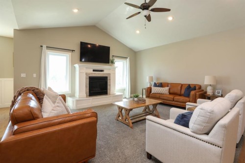 372 E 1 Avenue North, Magrath, AB 