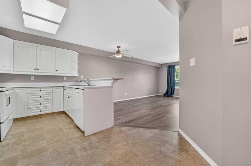 114-620 Columbia Boulevard West, Lethbridge, AB 