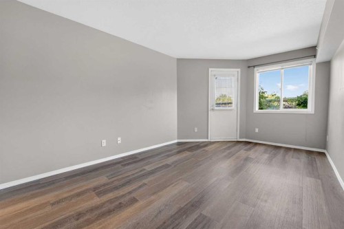 114-620 Columbia Boulevard West, Lethbridge, AB 