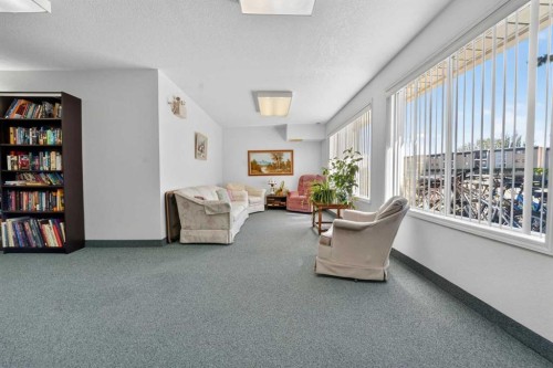 114-620 Columbia Boulevard West, Lethbridge, AB 