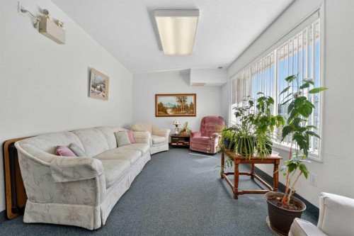 114-620 Columbia Boulevard West, Lethbridge, AB 