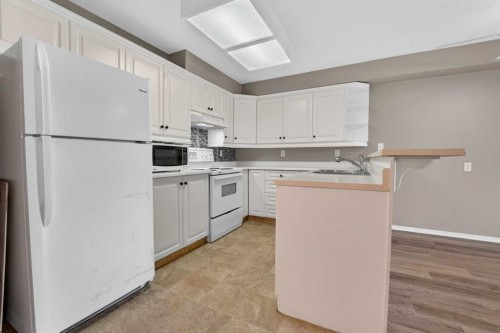 114-620 Columbia Boulevard West, Lethbridge, AB 