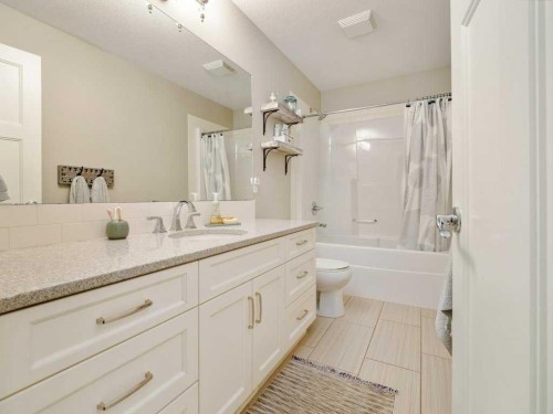 1305 7 Street North, Lethbridge, AB 
