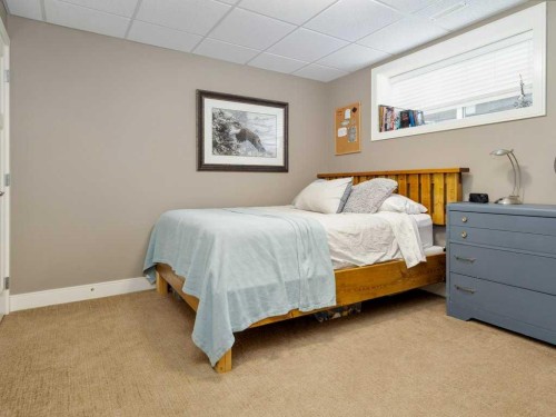 1305 7 Street North, Lethbridge, AB 