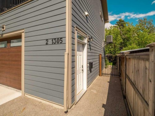 1305 7 Street North, Lethbridge, AB 