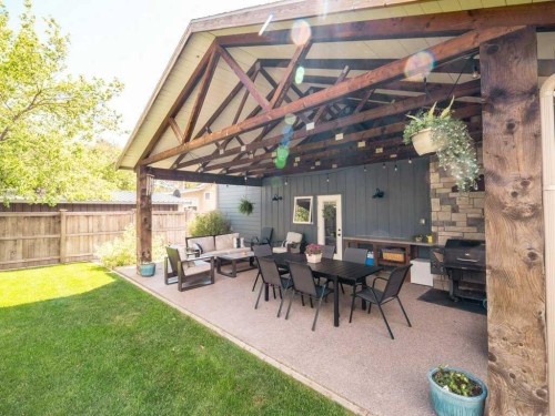 1305 7 Street North, Lethbridge, AB 