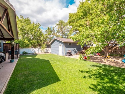1305 7 Street North, Lethbridge, AB 