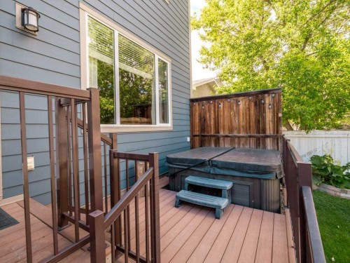1305 7 Street North, Lethbridge, AB 