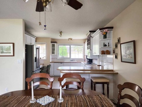 11-240 Heritage Boulevard West, Lethbridge, AB 