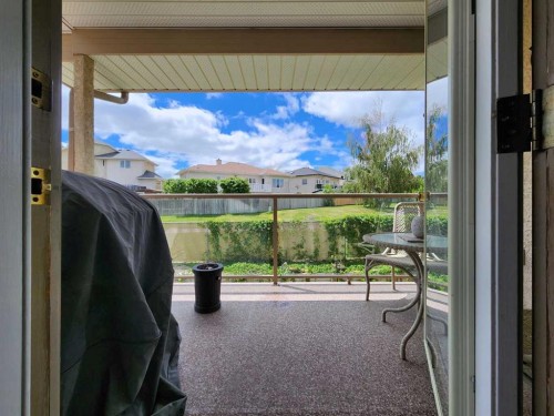 11-240 Heritage Boulevard West, Lethbridge, AB 
