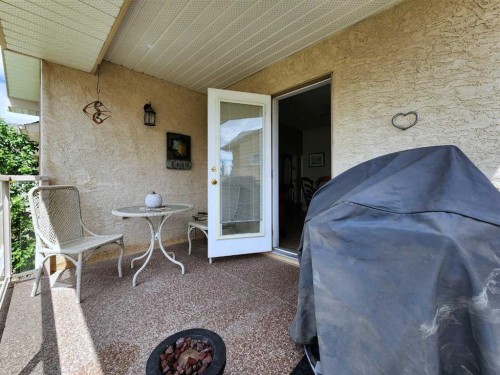11-240 Heritage Boulevard West, Lethbridge, AB 