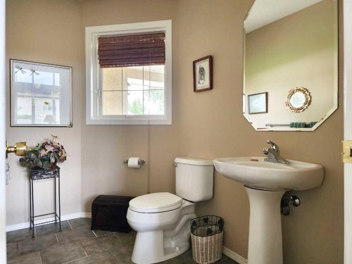 11-240 Heritage Boulevard West, Lethbridge, AB 
