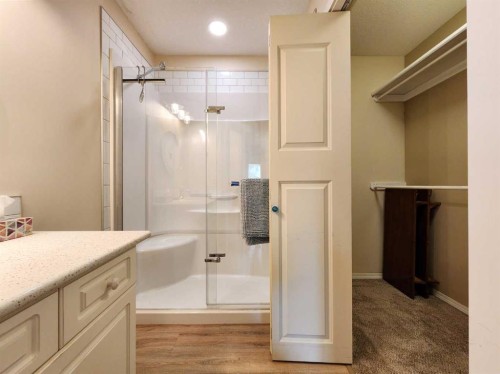 11-240 Heritage Boulevard West, Lethbridge, AB 