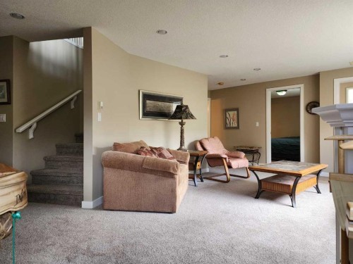 11-240 Heritage Boulevard West, Lethbridge, AB 