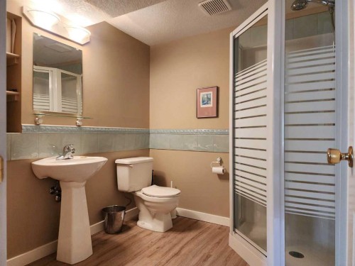 11-240 Heritage Boulevard West, Lethbridge, AB 