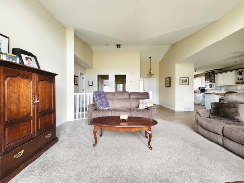 11-240 Heritage Boulevard West, Lethbridge, AB 