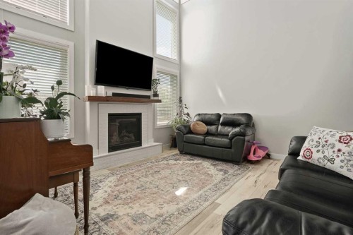 244 Northlander Bend West, Lethbridge, AB 