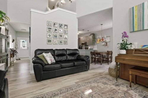 244 Northlander Bend West, Lethbridge, AB 