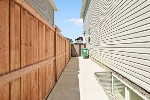 244 Northlander Bend West, Lethbridge, AB 