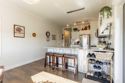 325 8 Avenue, Granum, AB - Indoor