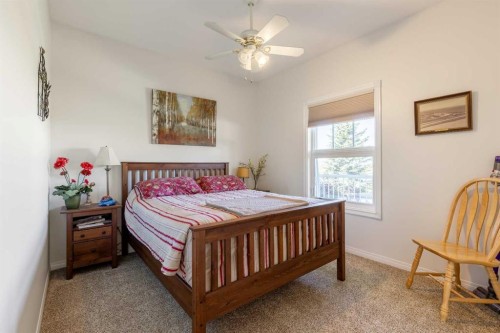 325 8 Avenue, Granum, AB - Indoor Photo Showing Bedroom