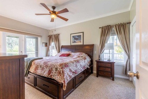 325 8 Avenue, Granum, AB - Indoor Photo Showing Bedroom