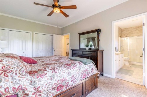 325 8 Avenue, Granum, AB - Indoor Photo Showing Bedroom
