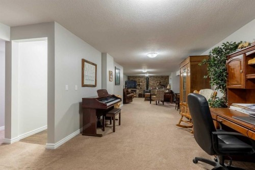 325 8 Avenue, Granum, AB - Indoor Photo Showing Office