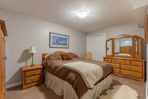 325 8 Avenue, Granum, AB - Indoor Photo Showing Bedroom
