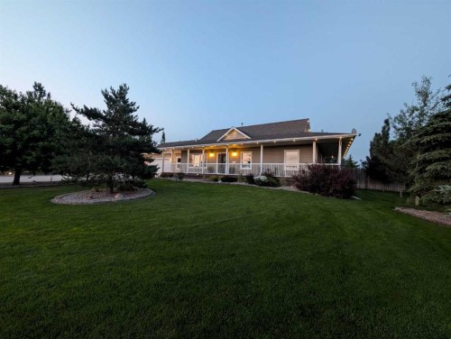 325 8 Avenue, Granum, AB - Outdoor With Deck Patio Veranda