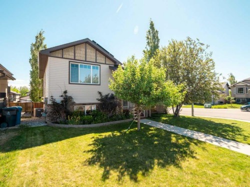 202 Mt Sundance Crescent West, Lethbridge, AB 