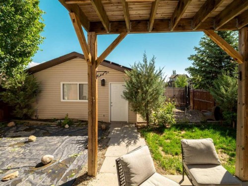 202 Mt Sundance Crescent West, Lethbridge, AB 