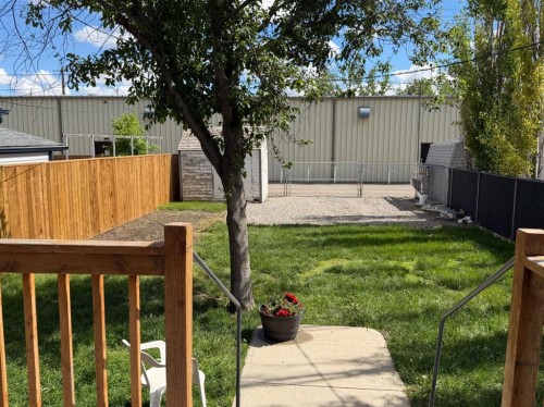 526 51 Avenue, Coalhurst, AB 
