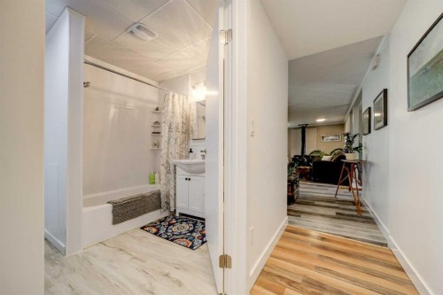 22925 4 Avenue, Hillcrest, AB 