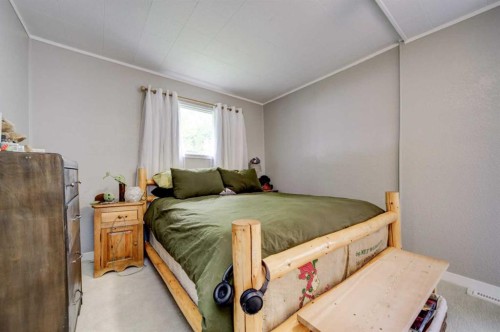 22925 4 Avenue, Hillcrest, AB 