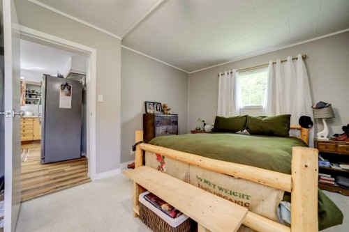 22925 4 Avenue, Hillcrest, AB 