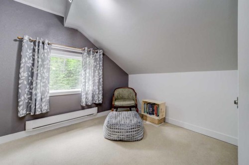 22925 4 Avenue, Hillcrest, AB 