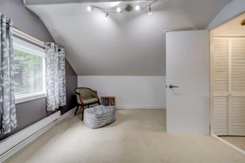 22925 4 Avenue, Hillcrest, AB 