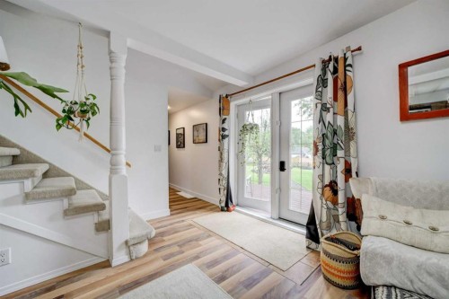 22925 4 Avenue, Hillcrest, AB 