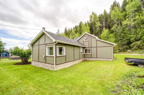 22925 4 Avenue, Hillcrest, AB 
