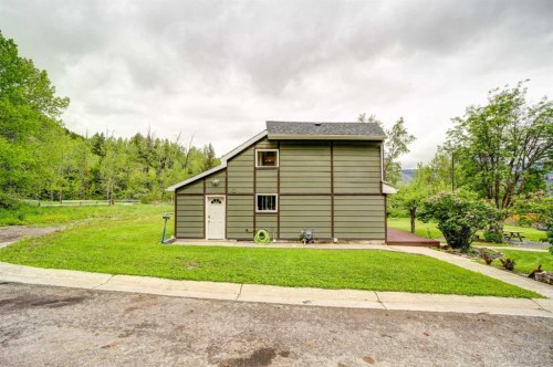 22925 4 Avenue, Hillcrest, AB 