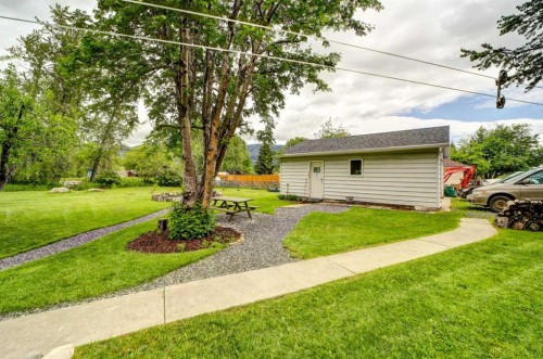 22925 4 Avenue, Hillcrest, AB 