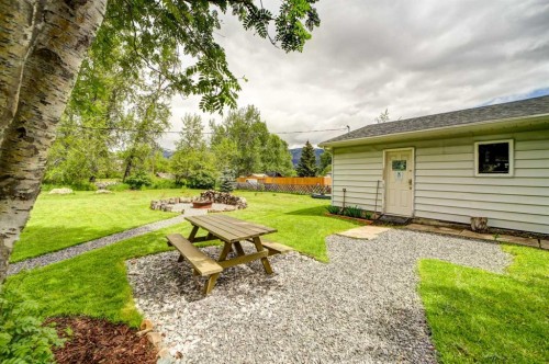 22925 4 Avenue, Hillcrest, AB 