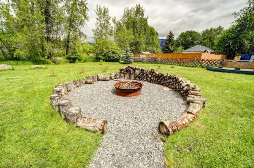 22925 4 Avenue, Hillcrest, AB 
