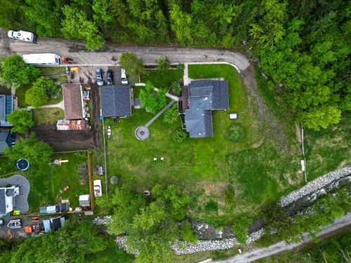 22925 4 Avenue, Hillcrest, AB 