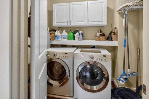 63 Wildwood Crescent West, Lethbridge, AB - Indoor Photo Showing Laundry Room