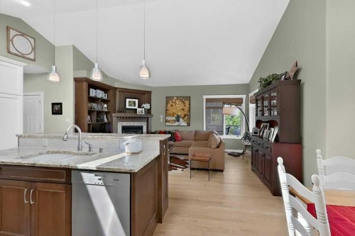 509 Sunridge Crescent West, Lethbridge, AB 