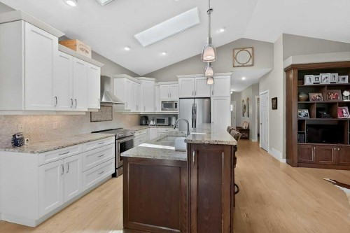 509 Sunridge Crescent West, Lethbridge, AB 