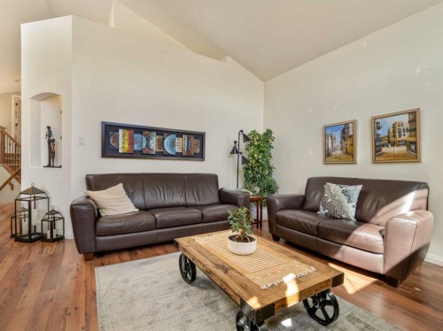 1656 Coalbanks Boulevard West, Lethbridge, AB 