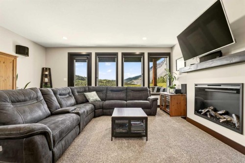 2616 Valley Ridge Drive, Frank, AB 